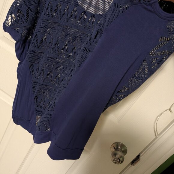 Ladies Blue Top - Picture 2 of 3